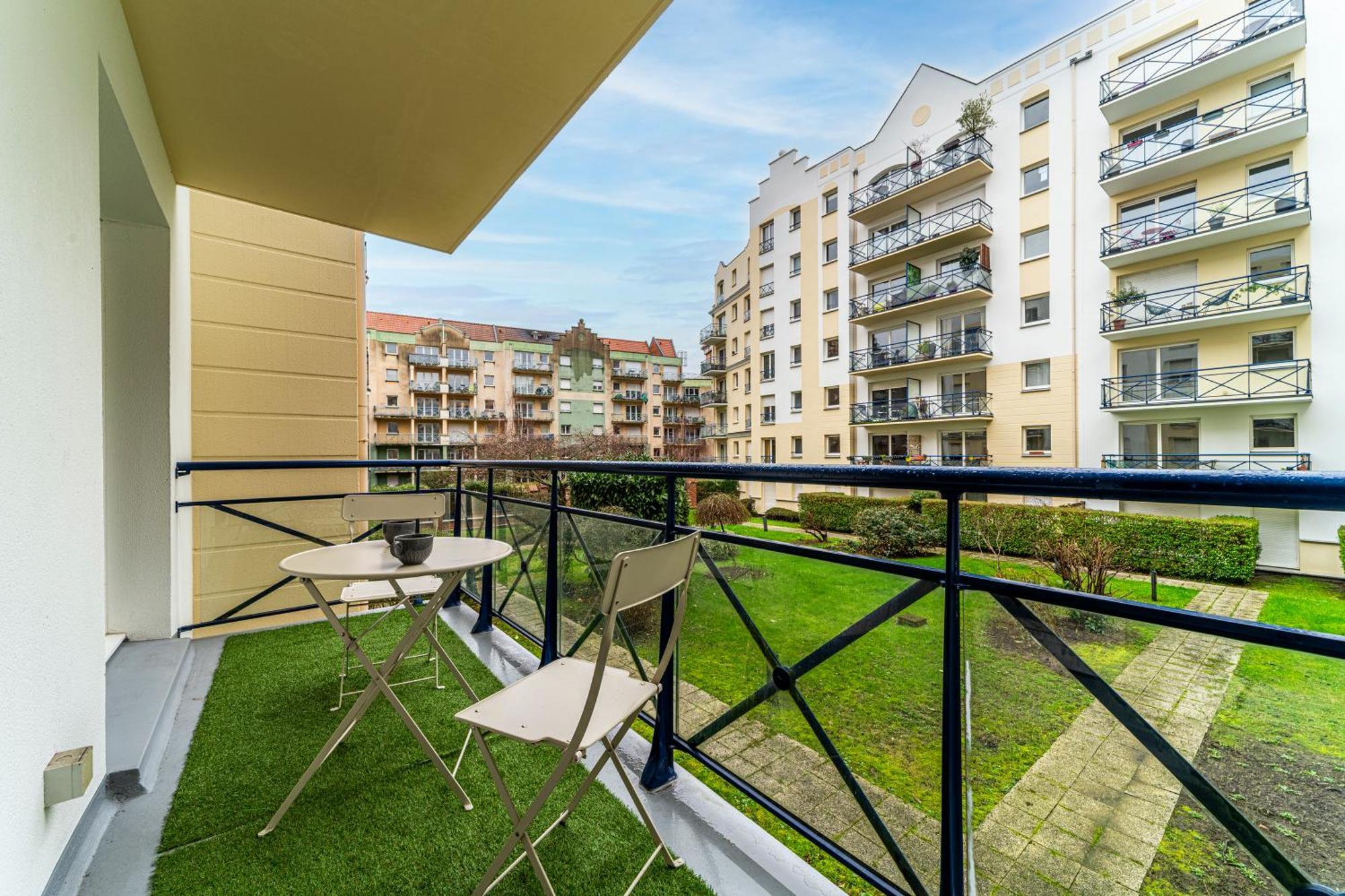 Vieux - Balcon - Parking