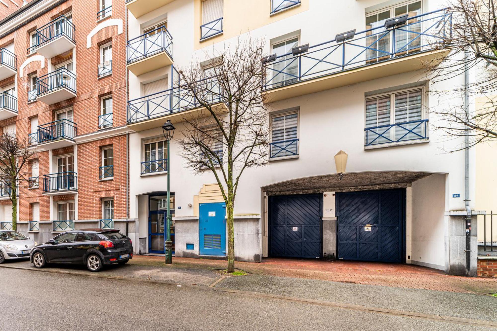 Vieux - Balcon - Parking Apartment